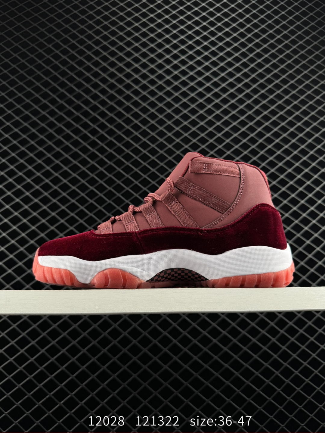 Nike Air Jordan 11 Retro Low LE